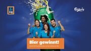 Anlässlich der Fußball-Europameisterschaft können ALDI SÜD Kunden ab dem 28. Mai 2016 bei dem Gewinnspiel "Bier gewinnt" viele attraktive Preise gewinnen. Entsprechende Glückscodes zur Gewinnteilnahme befinden sich auf den Bierflaschen der 4er-Multipacks von Carlsberg, die zusätzlich ab diesem Zeitpunkt in allen ALDI SÜD Filialen angeboten werden. Quelle: obs/©ALDI SÜD