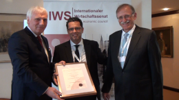 v.l.n.r.: Peter Nußbaum, Vorstand IWS, Michael Assen (Chefredakteur Deutsches Business TV), Prof. Dr. Federico Foders, Präsident IWS